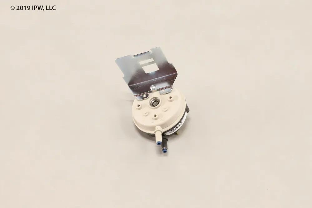 Neuco 10U93 .65 incheswc SPST Pressure Switch