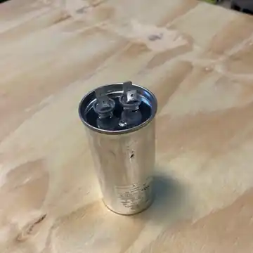 Oxbox CPT02570 Compressor Capacitor 40Uf, 450Vac 50/60Hz