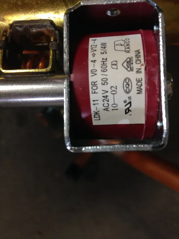 Goodman 0210G00305S Heat Pump Reversing Valve W/Coil AC24V/50-60 5/4W