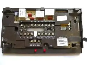 Honeywell International q7300a1018 Programmable Commercial Thermostat Subbase