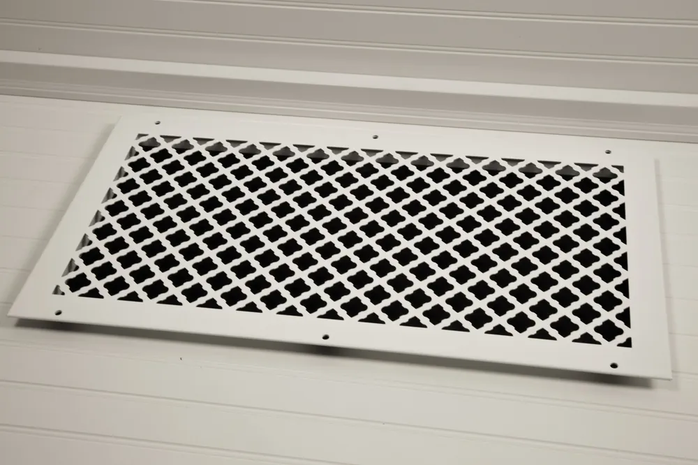 SteelCrest BTU24X12RWHH Fixed Return Grille 26x14 in