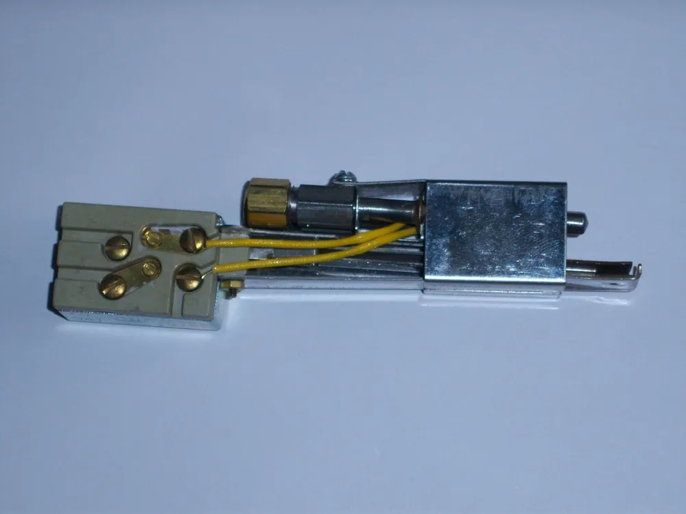 Carrier lh680006 Pilot Burner Gas Furnace