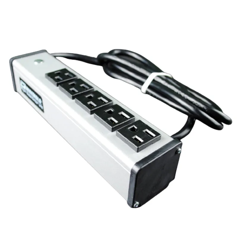 Wiremold UL100BC Plug-In Outlet Center Unit 120V/15A 6 feet Cord