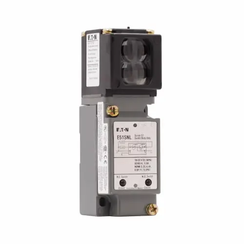 Eaton E51CNF3 Retroreflective Photoelectric Sensor 120 VAC