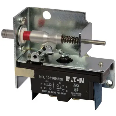 Eaton 10316H1028 Limit Switch, Cabinet Door Interlock, 240 VAC/VDC, 1NO-1NC
